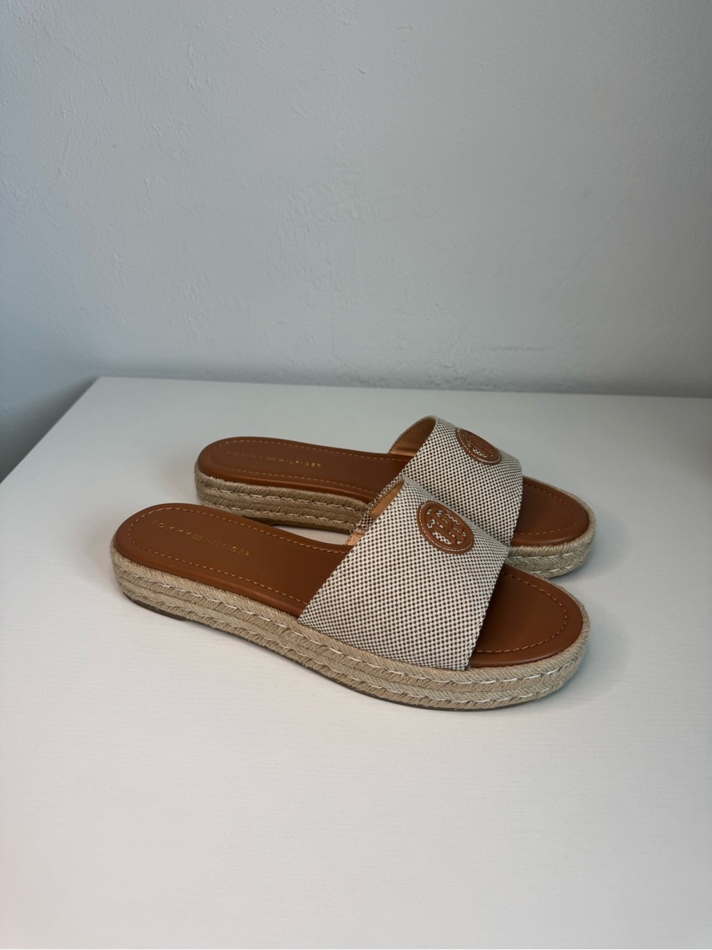 Tommy Hilfiger Women’s Espadrille Slide Sandals Beige Brown Size 10M